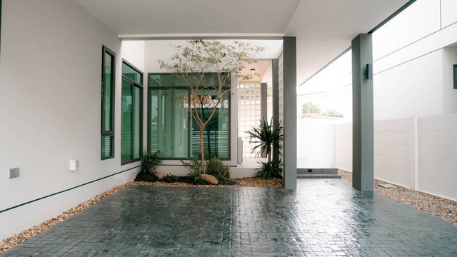 บ้านสร้างใหม่ สไตล์โมเดิร์น มินิมอล ทำเลดี บ้านกลาง ท่าวังตาล สารภี