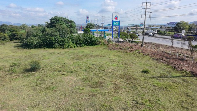 ขายที่ดินถมดินแล้วติดปั๊มPTTสามชายดาวเรืองไร่ล่ะ7.5ลลดได้ที่ดินซ้าย-ขวาเป็นปั๊มน้ำมัน ขายที่ดินใกล้สหกรณ์ครูสระบุรี ติดพหลโยธิน1เมืองสระบุรี