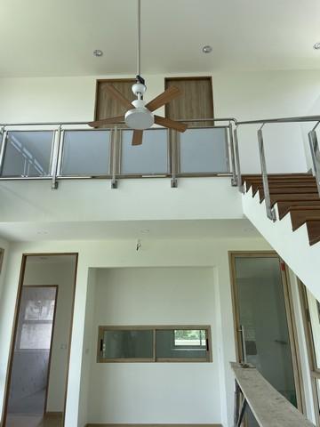 ขายบ้านเดี่ยว 2 ชั้น พร้อมที่ดิน 1 ไร่ 1 งาน 62 ตร.ว. ซอยอ้อมใหญ่ อ.สามพราน จ.นครปฐม