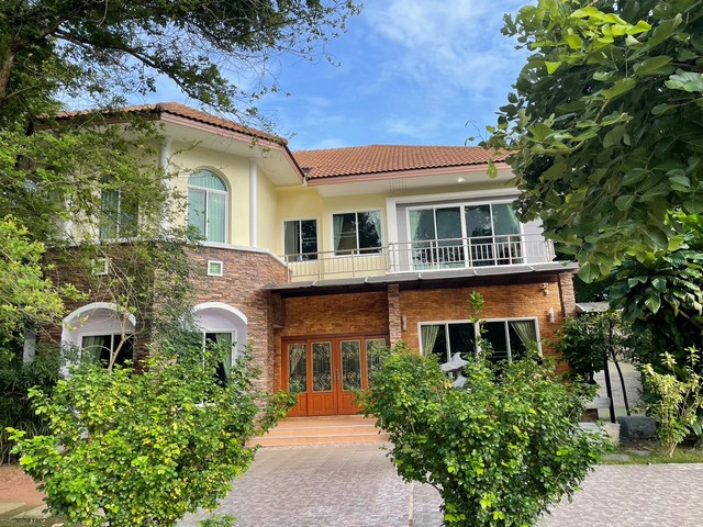 ขายที่ดินพร้อมบ้านหรูสองชั้นหลังใหญ่ ใกล้ตัวเมืองนครนายกขนาดที่ดิน : 3 ไร่ 1 งาน 63 ตารางวาที่ตั้ง : ตำบลเกาะโพธิ์ อำเภอปากพลี จังหวัดนครนายก 26130https://maps.app.goo.gl/P8FdHxZrTPNn31zHAรายละเอียดการเลือกที่อยู่อาศัยที่ปลอดภัย คือหัวใจของครอบครัว ที่มีความสุขอย่างถาวรและยั่งยืนเพราะ ปัจจุบันและอนาคต เหตุเภทภัยธรรมชาติต่างๆ จะเกิดบ่อยและทวีความรุนแรงมากขึ้น ทั้งแผ่นดินไหว น้ำท่