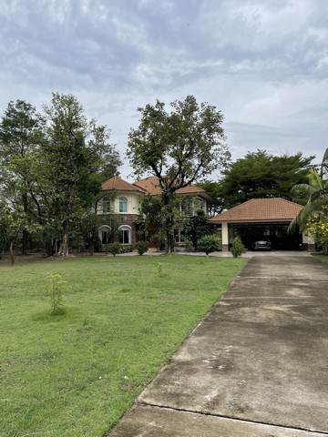 ขายที่ดินพร้อมบ้านหรูสองชั้นหลังใหญ่ ใกล้ตัวเมืองนครนายก