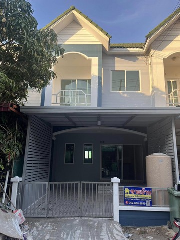 ขายบ้านหมู่บ้านมะลิวัลย์ ซอยวโรชา อำเภอบางบ่อ  จังหวัดสมุทรปราการที่ตั้ง : หมู่บ้านมะลิวัลย์  ตำบล นบล บางเพรียง อำเภอบางบ่อ  จังหวัดสมุทรปราการ 10560https://maps.app.goo.gl/aohW6WsNQjv4sKrz6ขนาดพื้นที่ : 18 ตารางวารายละเอียดบ้านหมู่บ้านมะลิวัลย์ ซอยวโรชา บางบ่อ บรรยากาศหลังบ้านโปร่งลมเย็นสบาย มีลมเข้าตลอด หลังบ้านไม่ติดใครบรรยากาศดีมาก แถมแอร์ใหม่ 1 ห้อง ฟรีติดปั้มพร้อมแท้งค์น้ำให