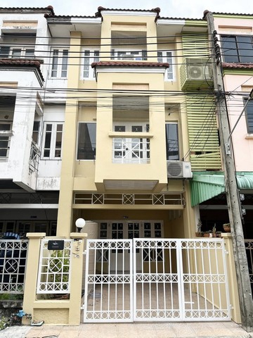 ให้เช่าทาวโฮม3 ชั้นใกล้ทางขึ้นลงทางด่วนเอกมัย-รามอินทรา ย่าน เลียบทางด่วนรามอินทรา รามอินทรา 34 
