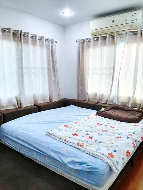 สนามบินสุวรรณภูมิ8.5กม. ร่มเกล้า2-10 โลตัส สุขาภิบาล 3 2.1กม. BigC บ้านเดี่ยว 2 ชั้น 50ตารางวา 3นอน