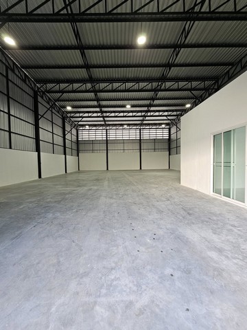 ขาย อาคารพาณิชย์ 5 ชั้น 2 คูหา ทำเลดี อยู่หัวมุมถนน ซอยพหลโยธิน 37/1 จตุจักร เนื้อที่ 23.6 ตรว.