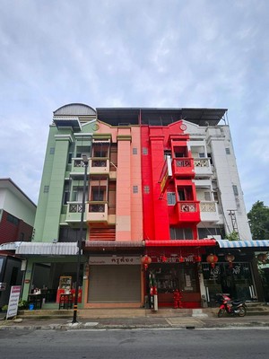 ขายตึกแถว / อาคารพาณิชย์ 3 ชั้นครึ่ง 20 ตร.วา ใจกลางเมืองโคราช   ทำเล Education Hub ตรงข้ามโรงเรียนวัดสระแก้ว