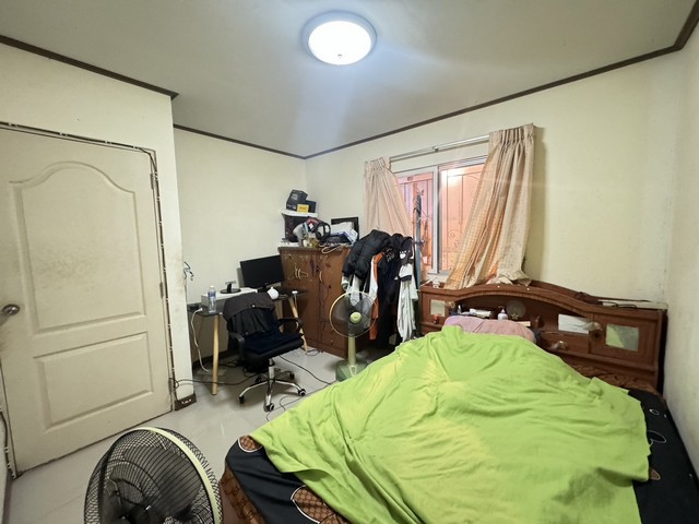 ขายทาวน์เฮ้าส์หมู่บ้านกานดา บ้านริมคลอง 3 พันท้ายนรสิงห์ ต.พันท้ายนรสิงห์ อ.เมือง จ.สมุทรสาคร