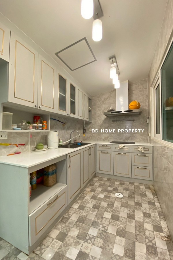 ขายหมู่บ้านโกลเด้นทาวน์ รัตนาธิเบศร์-สถานีรถไฟฟ้าบางพลู หลังมุม (DD002134)