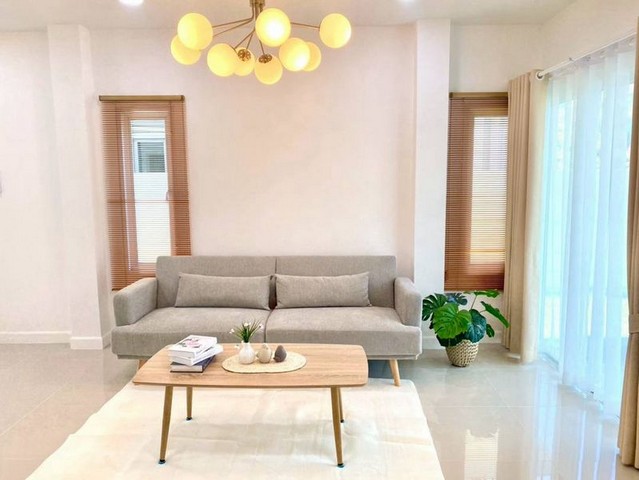 เดอะวิสต้า ศรีราชา เก้ากิโล-เขาน้ำซับ บ้านรีโนเวทใหม่ พร้อมอยู่ ทำเลดี TP-H1615