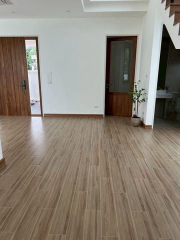 โซนแม่เหียะ ราคาเริ่มต้นที่ 7.9 ล้าน 91 ตรว. บ้านสร้างใหม่ 2 ชั้น อ.เมือง สไตล์โมเดิร์น ตกแต่งสวย เฟอร์นิเจอร์บิ้วอินทั้งหลัง เดินทางสะดวก