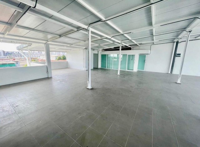 ให้เช่าอาคารพาณิชย์ 4.5 ชั้น 3 คูหา 952 ตร.ม. ซอยรามคำแหง ใกล้เดอะมอลล์บางกะปิ