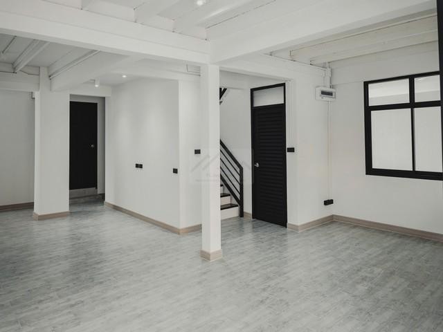 ให้เช่าบ้านเดี่ยว 2 ชั้น ซอยพัฒนาการ 12 เนื้อที่ : 60 ตรว.ขนาด 3ห้องนอน บ้านrenovateใหม่ทั้งหลังพื้นที่โปร่งสบาย