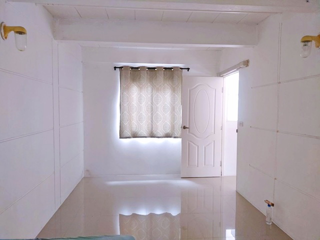 MRT แจ้งวัฒนะปากเกร็ด 2.2กม. วิวตึกสูง อิมแพ็ค อารีน่า 1.5กม. เมืองทองธานี ให้เช่าทาวน์โฮมสไตร์ยุโรป 3 ชั้น