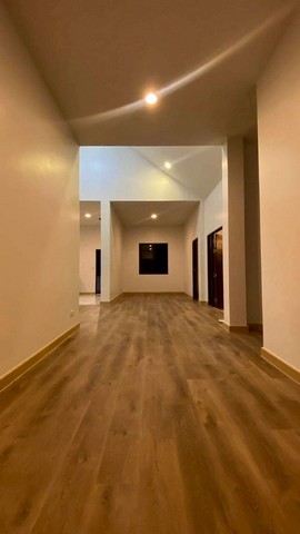 บ้านสร้างใหม่ยกพื้น ทำเลดี บรรยากาศสงบ โซนสันกำแพง