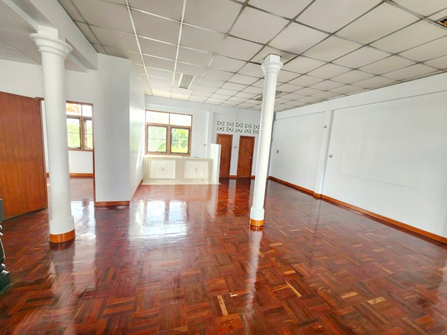 ให้เช่าบ้านเดี่ยว 2 ชั้น 40ตร.วา. 160ตร.ม. 3นอน 2 น้ำ รร.เตรียมอุดมศึกษาน้อมเกล้า 500ม. รร.นานาชาติฮีทฟิลด์ 1กม. MRT สัมมากร 1กม.