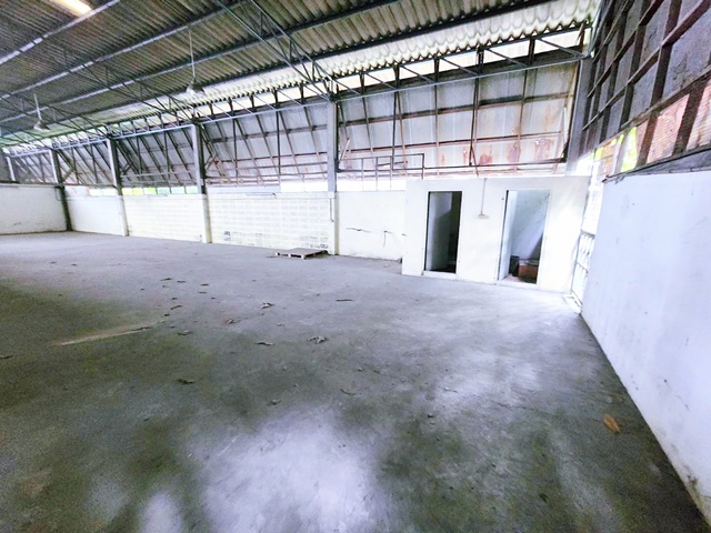 ถูกที่สุดในโลก ตรม.ละ 60-75 บาท 10ล้อ เข้าได้ สะพานสูง MRT น้อมเกล้า รถไฟฟ้าสีส้ม 430ม.   216-430 ตรม.   แจส กรีนวิลเลจ รามคำแหง 1 กม.