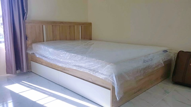 ตลาดบางพลีซิตี้ 2.3 กม. 2 น้ำ ให้เช่าบ้านหลังมุม 2 ชั้น พร้อมเฟอร์ 24 ตร.วา.3 นอน โรงแรมเลอทาน่า ถ.เทพารักษ์  สุขุมวิท