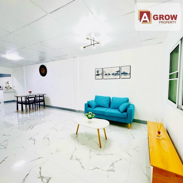 หมู่บ้านศิวะนคร ซอยบางปู 14 ติดถนนหลัก เดินทางสะดวก บ้านสวยตกแต่งใหม่ พร้อมอยู่