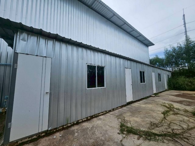 ให้เช่าโกดังโรงงานชลบุรี ให้เช่าโรงงาน บางละมุงชลบุรี พื้นที่สีเหลือง ขนาดพื้นที่  1800 ตรม