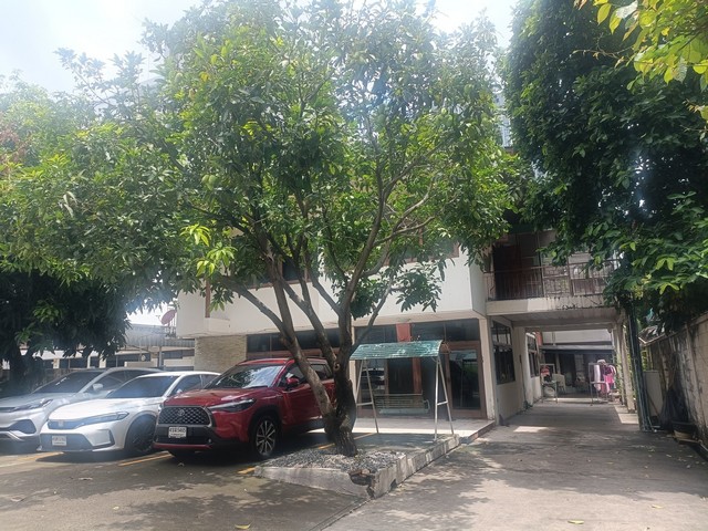 ให้เช่าบ้านเดี่ยว 120 ตรว. 250 ตารางเมตร ใกล้สถานทูตรัสเซีย สุรวงศ์ เขตบางรัก