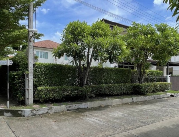 ขายบ้านเดี่ยว 2 ชั้น เดอะเซนโทร วงแหวน อ่อนนุช เนื้อที่ 77 ตร.ว. หัวมุม กว้างขวาง เป็นส่วนตัว