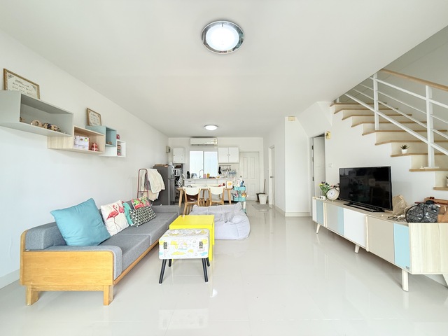 ขายทาวน์โฮม พลีโน่ ปิ่นเกล้า-วงแหวน วัดส้มเกลี้ยง 20.6 ตรว. หน้าบ้านกว้าง 5.2 เมตร 2จอด พร้อมอยู่