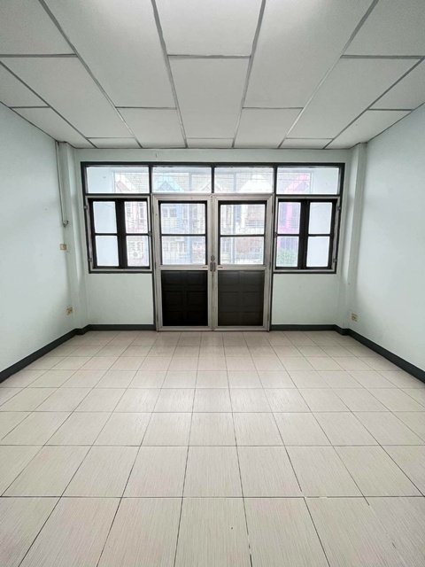 ตลาดน้ำขวัญเรียม 1.3 กม. MRTมีนพัฒนา 500ม.ให้เช่าทาวน์เฮาส์ 3ชั้น รามคำแหง 171-182 21 ตร.วา.220ตร.ม. เทคนิคมีนบุรี 1.5 กม. 3 นอน 3 น้ำ