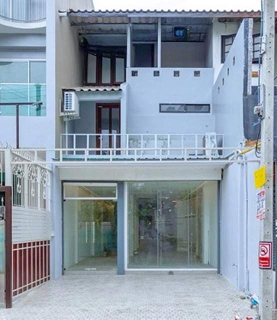 ซ.เอกมัย 2-8  มีครัวสแตนเลส ทองหล่อ BTSเอกมัย 499ม. ให้เช่าอาคาร ร้านอาหาร 2.5 ชั้น บิ๊กซี เอกมัย 650 ม.แหล่งช้อปปิ้ง 