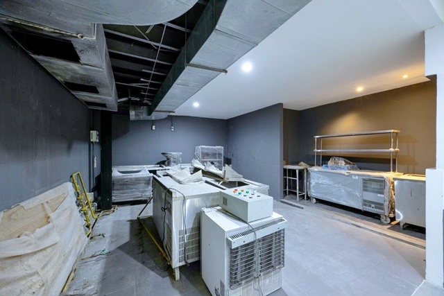 ซ.เอกมัย 2-8  มีครัวสแตนเลส ทองหล่อ BTSเอกมัย 499ม. ให้เช่าอาคาร ร้านอาหาร 2.5 ชั้น บิ๊กซี เอกมัย 650 ม.แหล่งช้อปปิ้ง