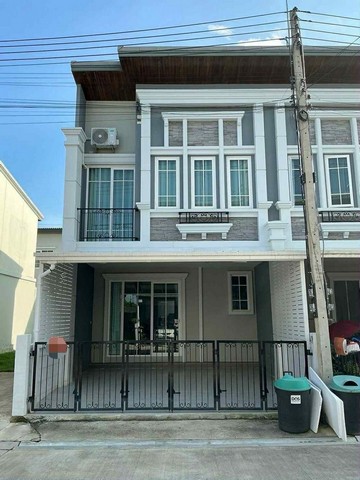 ให้เช่าทาวน์โฮม 2 ชั้น รับสัตว์เลี้ยงตัวเล็ก โครงการ โกลเด้นทาวน์ รวมโชค