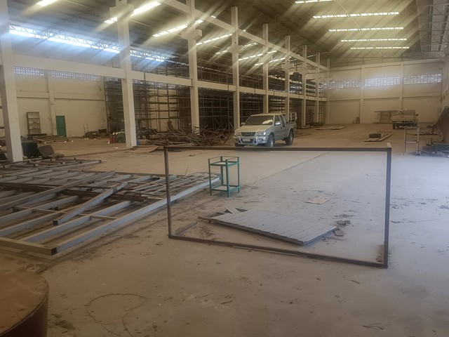 ให้เช่าโกดัง 1,800 และ 1,040 ตารางเมตร  บนที่ดินกว่า10ไร่  ตำบล พิมลราช อำเภอบางบัวทอง