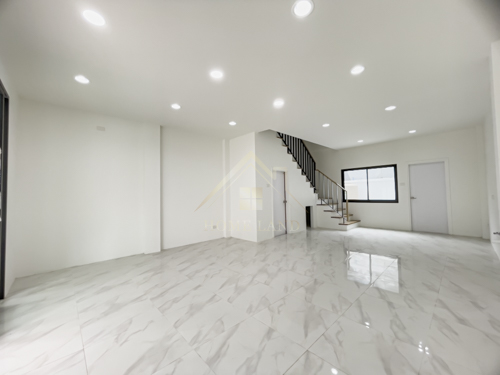 ทาวน์โฮม 3 ชั้น ซอย จอมทอง 14 (ทาวน์โฮมมือ1)