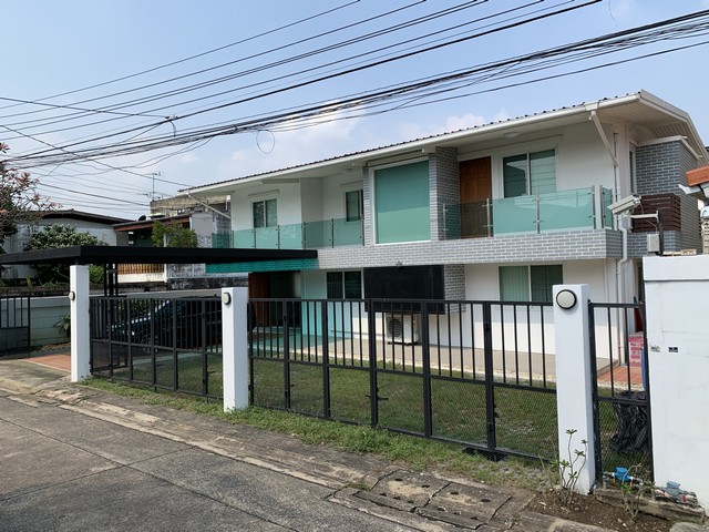 ให้เช่าบ้านเดี่ยว 2 ชั้น 80 ตรว. ซอยเสนานิคม1 ใจกลางเมืองลาดพร้าว ใกล้ BTS เสนานิคม