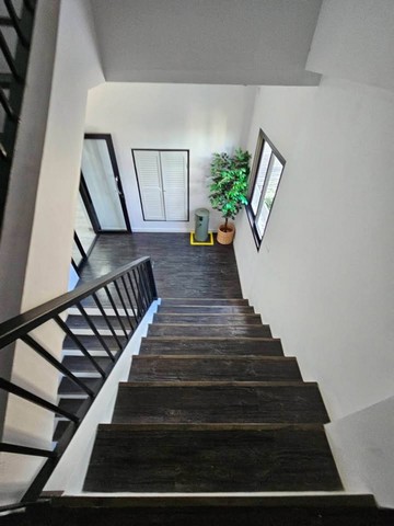 HR2778ให้เช่าโฮมออฟฟิศ 3 ชั้น ตกแต่งแล้ว ใกล้เดอะไนน์ พระราม 9 เหมาะทำเป็นสตูดิโอ ออฟฟิศ