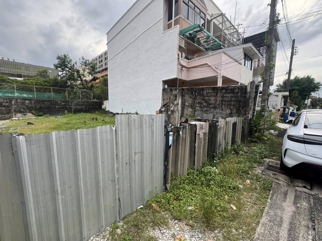 ขายที่ดินทำเลดีในซอยลาดพร้าว113 ใกล้ถนนลาดพร้าวเพียง 250 เมตรเท่านั้น