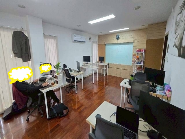 ให้เช่าบ้านเดี่ยว 2 ชั้นหลังมุม ใกล้ห้าแยกลาดพร้าว ขนาด 200 ตรว. ลาดพร้าวซอย 10 ใกล้ MRT พหลโยธิน ที่จอดรถ 10 คัน