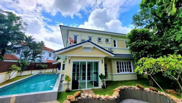 ขายต่ำกว่าราคาพูลวิลล่า 2 ชั้น รีโนเวทใหม่ ใกล้กาดฝรั่ง หางดง 