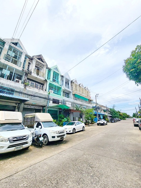 ตลาดน้ำขวัญเรียม 1.3 กม.MRTมีนพัฒนา 500ม.ให้เช่าทาวน์เฮาส์ 3ชั้น รามคำแหง 171-182 21 ตร.วา.220ตร.ม. เทคนิคมีนบุรี 1.5 กม. 3 นอน 3 น้ำ