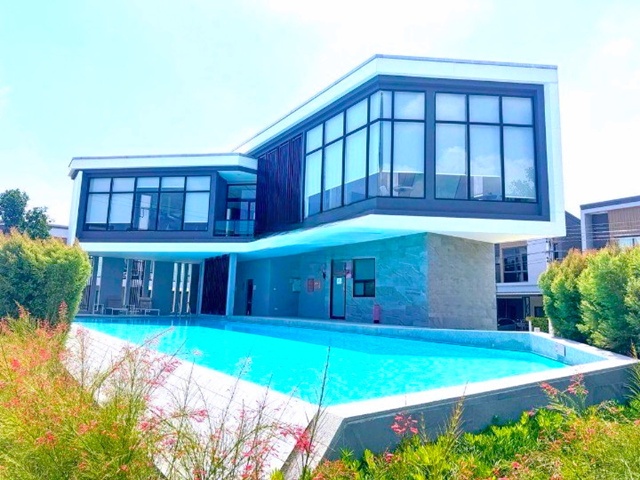 รร.นานาชาติคอนคอร์เดียน 800 ม.พลีโน่ สุขุมวิท-บางนา  บางแก้ว  3 นอน ให้เช่าทาวน์โฮมหรู 2 ชั้น  2 น้ำ ทำเลดี ติดอีเกียบางนา  