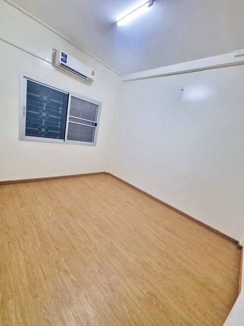 ถนนข้าวสาร สามเสน สะพานพระราม8 450ม. MRTวัดมังกร 3.3 กม. ให้เช่าอาคารพาณิชย์ 5 ชั้น หัวมุม 19ตร.วา. 309 ตร.ม.กรุงเกษม6 นอน 3 น้ำ เทเวศร์