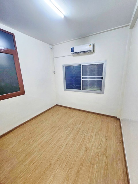 ถนนข้าวสาร กรุงเกษม 6นอน  MRTวัดมังกร 3.3 กม. ให้เช่าอาคาร 5ชั้น หัวมุม 18ตร.วา. 308 ตร.ม. 3 น้ำ เทเวศร์  สามเสน สะพานพระราม8 450ม.