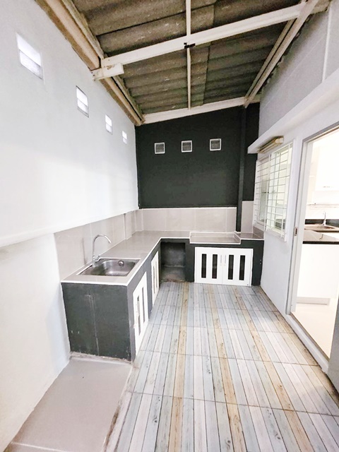 รถไฟฟ้า MRT ศรีด่าน 600 ม.  กิ่งแก้ว ศรีนครินทร์ 23ตร.วา. 280ตร.ม. ให้เช่าทาวน์โฮม หนามแดง-บางพลี 3นอน 3น้ำ  แบริ่ง  1.6กม.