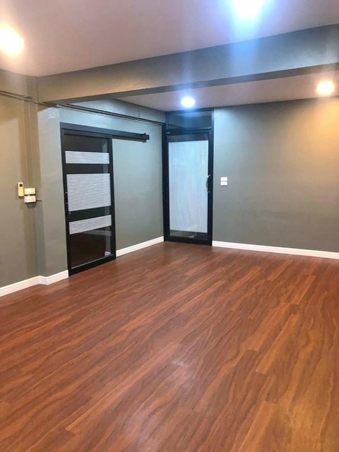 การไฟฟ้าส่วนภูมิภาค 900 ม.ขาย-เช่าอาคารพาณิชย์ 4 ชั้น 1คูหา บางปรอก  ปทุมสายใน รร.วัดโคก 500 ม. เหมาะกับทำธุรกิจ สำนักงาน ขนส่ง 4 นอน