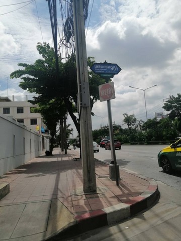 ขายที่ดินเปล่าเพชรเกษม 96/1 ที่ดินหนองแขม ที่ดินเพชรเกษมแถมสิ่งปลูกสร้าง  ผังเมืองสีแดงทำคอนโด 8 ชั้นได้ ต.บางแคเหนือ อ.บางแค จ.กรุงเทพฯ