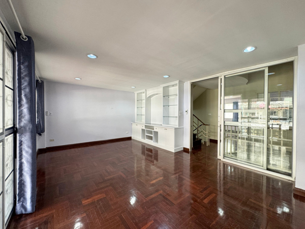 ให้เช่าทาวน์โฮม4 ชั้น  31.5 ตร.วา 5 ห้องนอน 4 ห้องน้ำ ????#พัฒนาการ 44 พร้อมอยู่