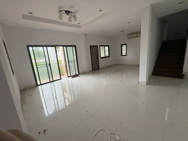 ขายถูกบ้านเดี่ยว 2 ชั้น มบ.กฤษณา พระราม 5 – กาญจนาภิเษก ขนาด 73.4 ตรว. 3นอน 3 น้ำ บ้านสวย ใกล้สถานีรถไฟฟ้า(สายสีม่วง) สถานีสามแยกบางใหญ่