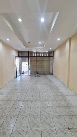 อาคารพาณิชย์ 4 ชั้นครึ่ง ติดถนนใหญ่ประชาอุทิศ95 มีชั้นลอยที่ต่อเติมเต็ม  เดินทางสะดวก ใกล้แยกครุใน    ZTK270