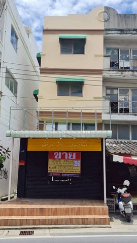 อาคารพาณิชย์ 3 ชั้นครึ่ง  ซอยประชาอุทิศ 76 ติดถนนใหญ่ตรงข้ามโรงเรียนบูรณะศึกษา   ทำเลดี พร้อมเปิดหน้าร้านได้ทันที   ZTK269