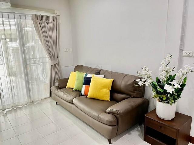 ให้เช่าทาวน์เฮ้าส์ 2 ชั้น 18 ตร.ว. ซอยบางนาตราด 56 เฟอร์นิเจอร์ครบ ใกล้เซ็นทรัลบางนา