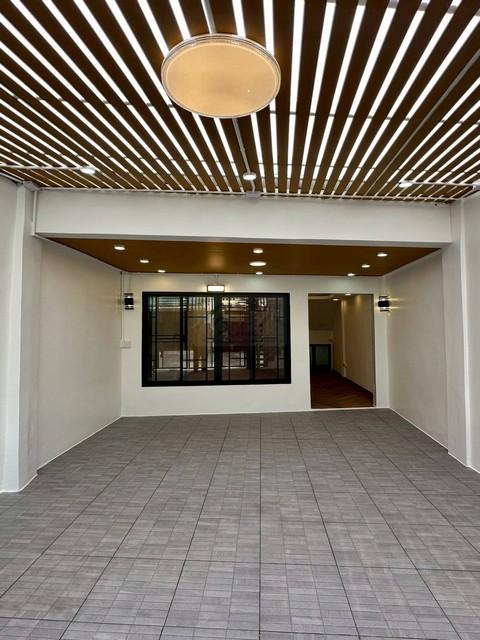 ขายทาวน์เฮ้าส์ 2 ชั้น 16 ตร.ว. หมู่บ้านประชากรไทย ลาดพร้าว 93 ใกล้รถไฟฟ้า (รีโนเวทใหม่)